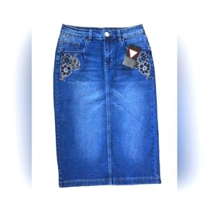 BE-GIRLS XLarge Women's Jean Skirt. Brand New!! Tags Included!!